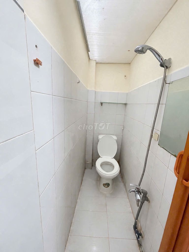 Pretty little studio right here at Vncom Nguyễn Xí - 15 M2 private toilet - nut prices