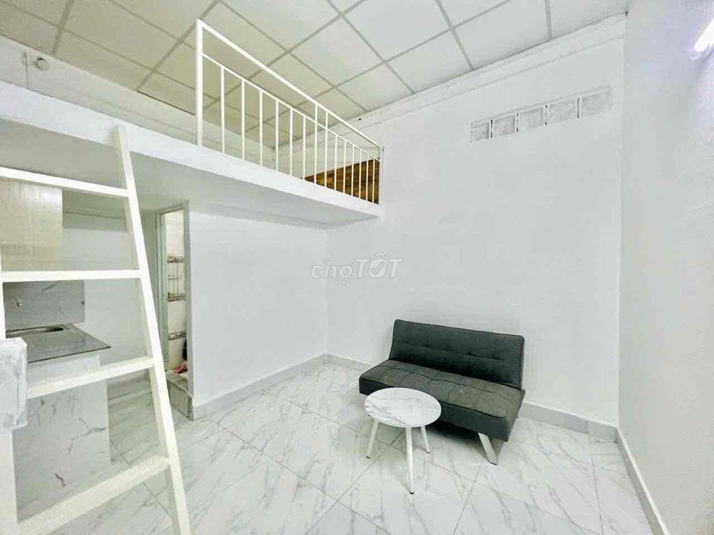 Rooms are cheap - 3 million - with a Cộng Hoà - Win School