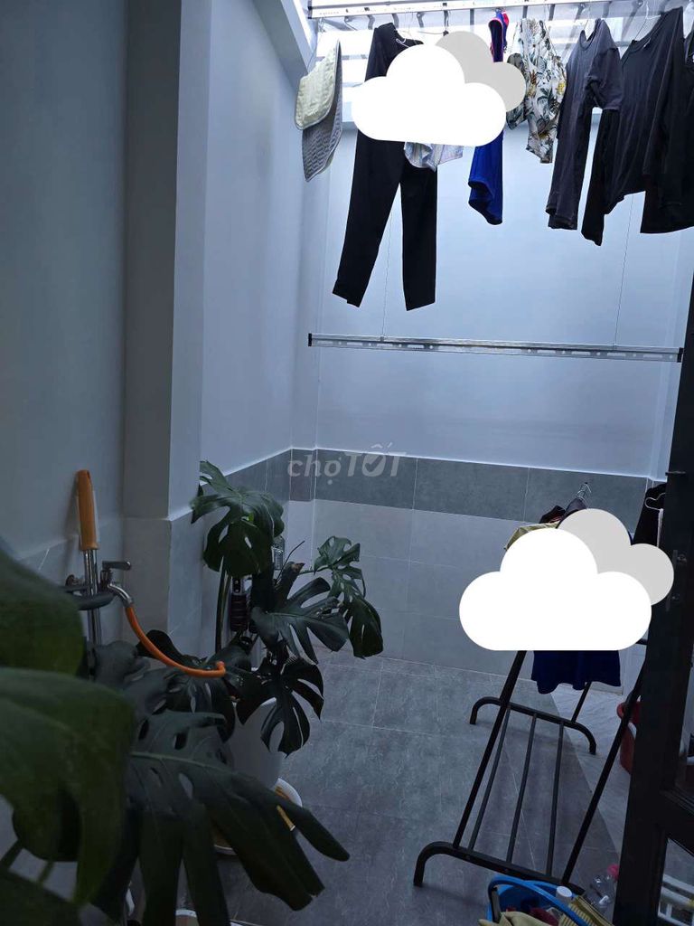 Rent a room near the University of Café, Power Force, District 12.