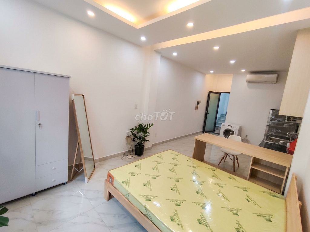 Super wide studio 45 meters-two-two-two-one-two private wash-cleaner-Ung Văn Khiêm-Plainer to District One.