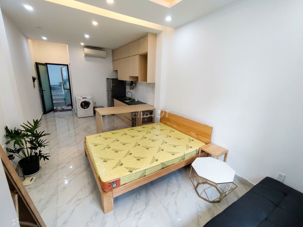 Super wide studio 45 meters-two-two-two-one-two private wash-cleaner-Ung Văn Khiêm-Plainer to District One.