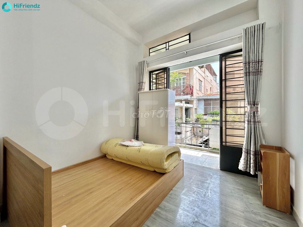 2 P right here, 281 Lê Văn Sỹ - full interior - window - personal balcony