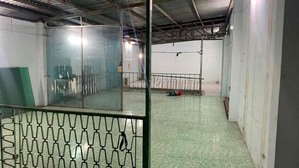 leases for short-term housing - warehouse