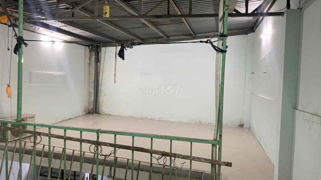 leases for short-term housing - warehouse
