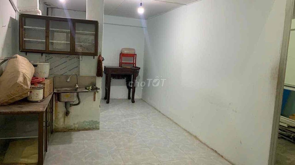 leases for short-term housing - warehouse