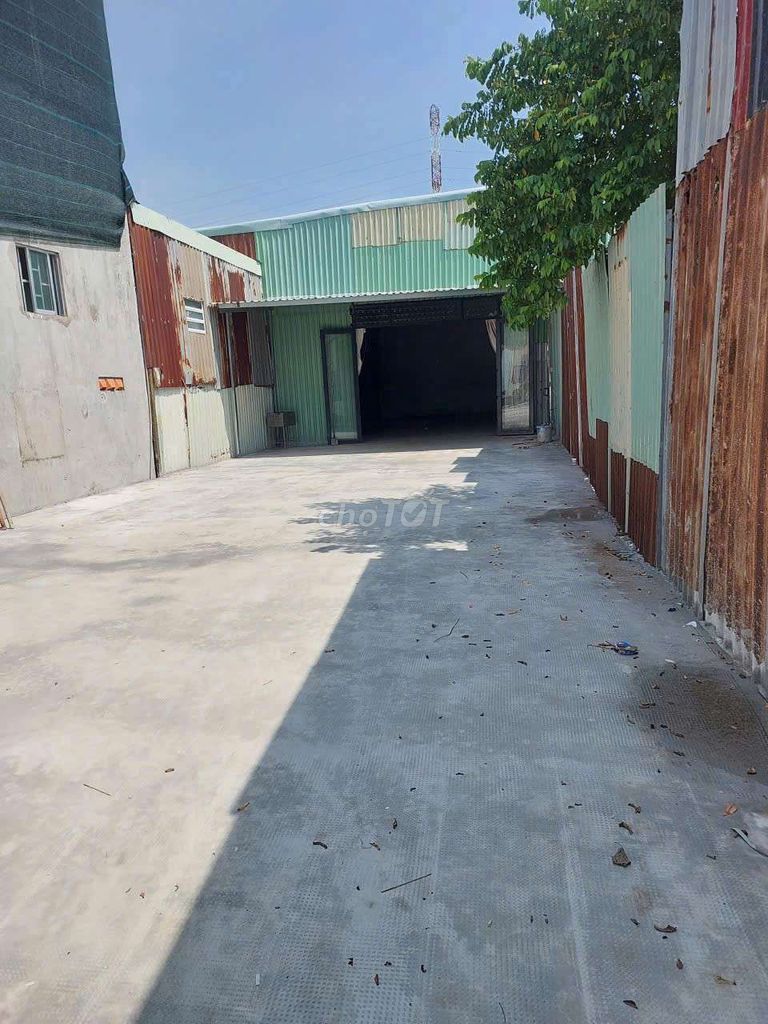 Rent truck warehouse 210m 13 million a month