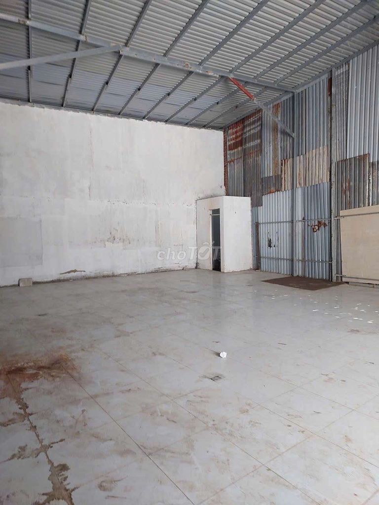Rent truck warehouse 210m 13 million a month