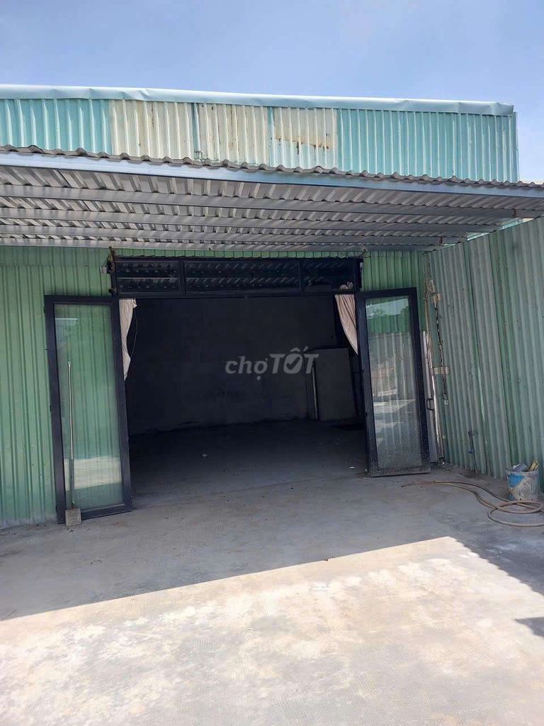 Rent truck warehouse 210m 13 million a month