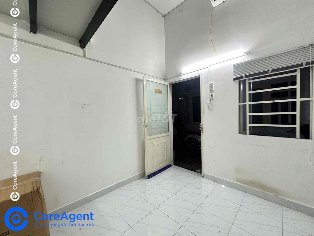 The top guard ready the refrigerator right now. Nguyễn Sơn.