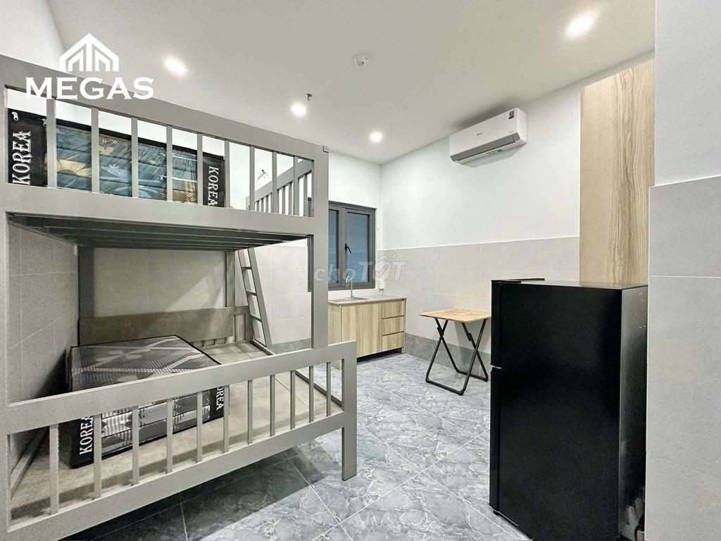 Unguarded hotel room for students to keep room until early November.