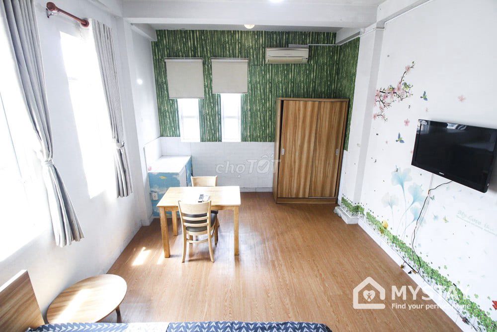 Room 28 m2, which costs 4 million7 enough furniture to open up Âu Cơ Tân Bình