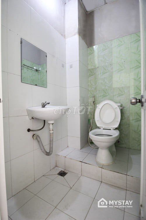 Room 28 m2, which costs 4 million7 enough furniture to open up Âu Cơ Tân Bình