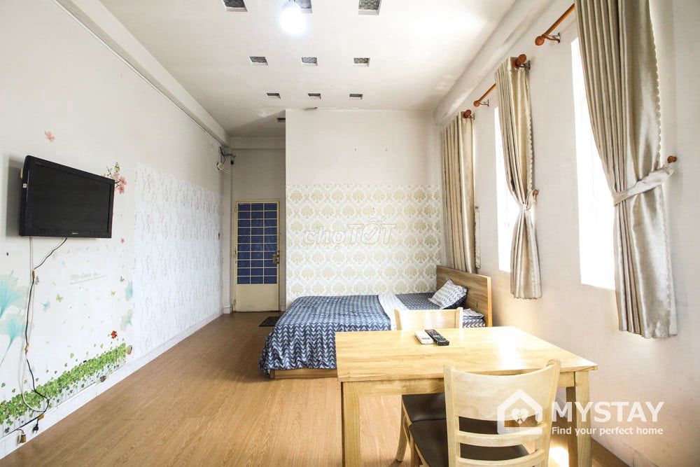 Room 28 m2, which costs 4 million7 enough furniture to open up Âu Cơ Tân Bình