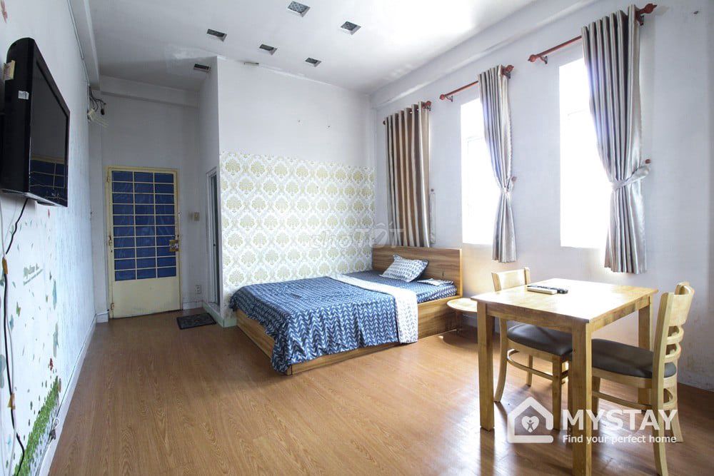 Room 28 m2, which costs 4 million7 enough furniture to open up Âu Cơ Tân Bình
