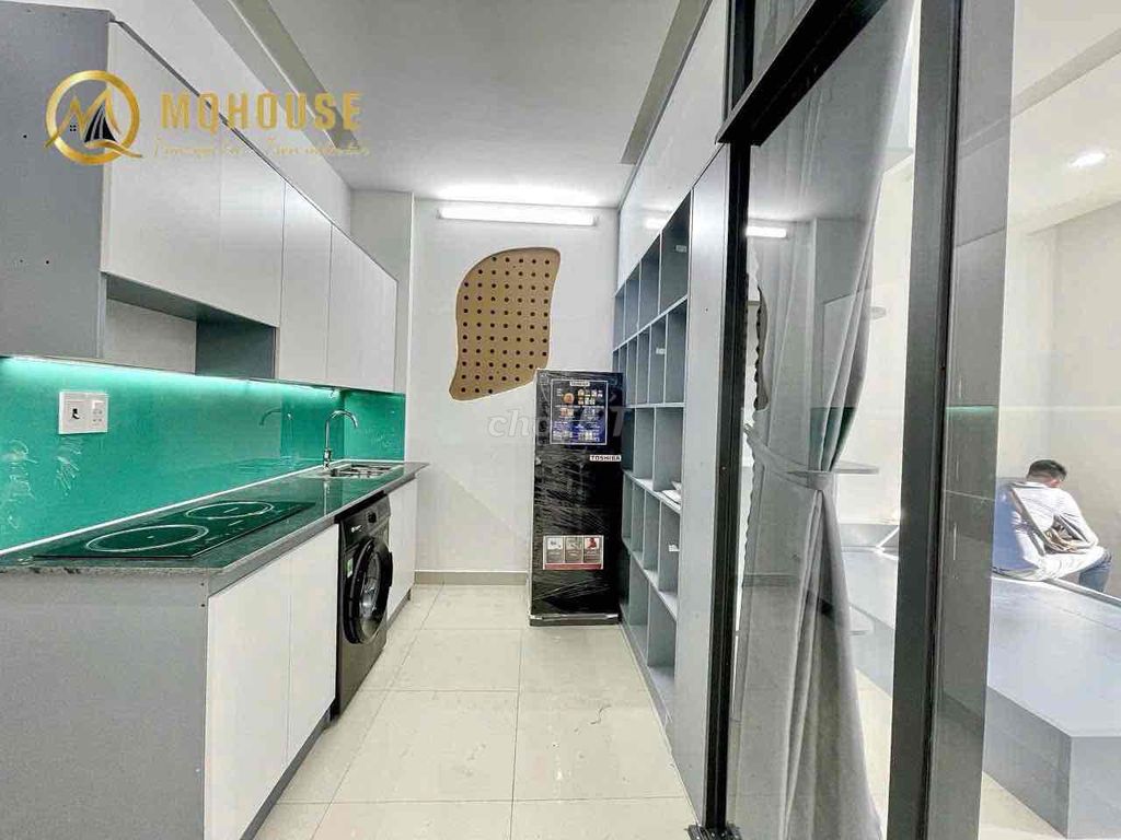 Rent a car wash, pull up the elevator balconies near the 1st county.
