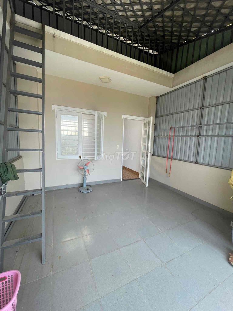 Rent a nice, full-size house near Long Trường District 9.