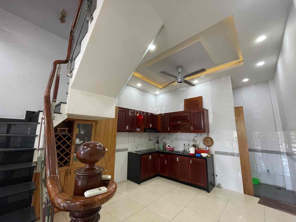 Rent a nice, full-size house near Long Trường District 9.