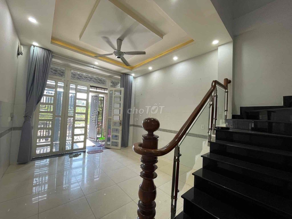 Rent a nice, full-size house near Long Trường District 9.