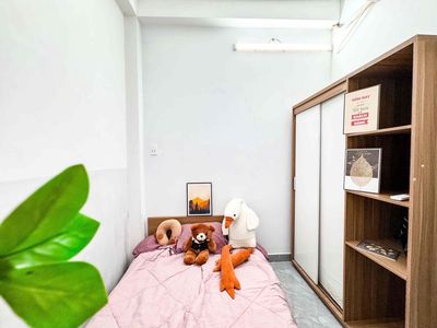 Two bedrooms. A full interior toilet. Hoàng Văn Thụ Phú Nhuận Park.