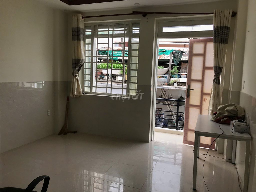 Pretty little studio right dhd gtvt, expiratory - full interior - private balcony
