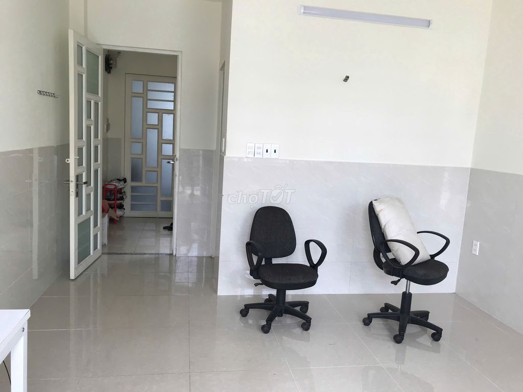 Pretty little studio right dhd gtvt, expiratory - full interior - private balcony
