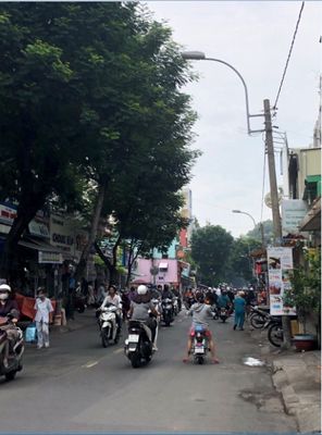 Six bedrooms, three toilets. Bà Hạt cash. area: 3.3 x 15 meters, 3 floors st