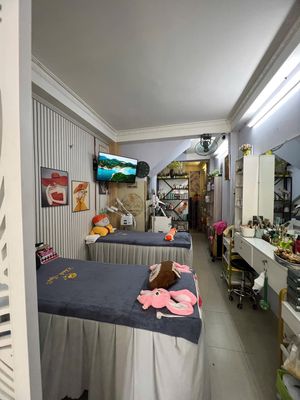 Six bedrooms, three toilets. Bà Hạt cash. area: 3.3 x 15 meters, 3 floors st