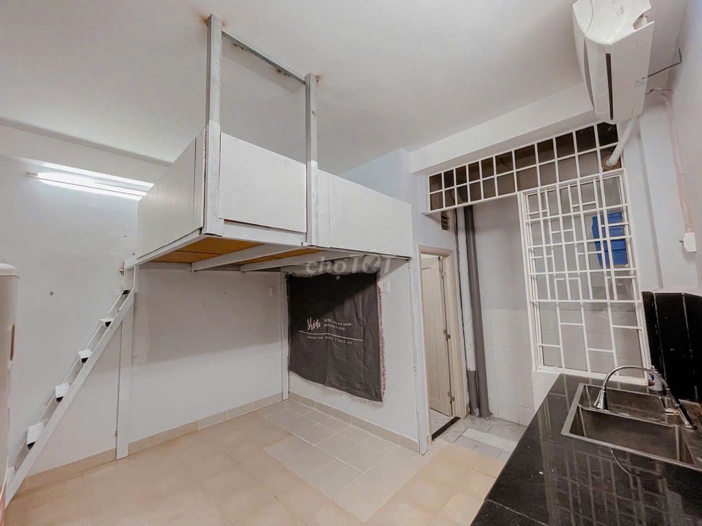 Super pretty right near the market. - 25 M2 - full interior-free car-door