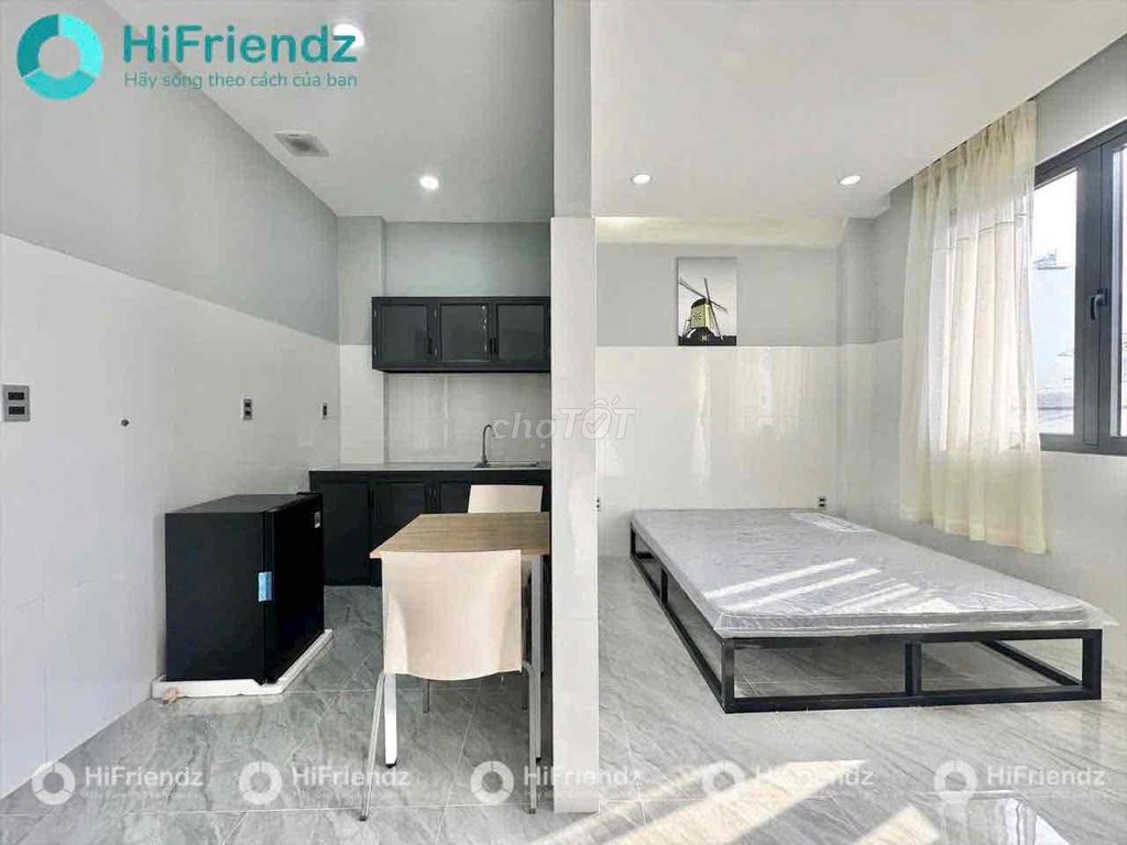 Hire the kitchen studio. A clear balcony in front of aeon mall tp.