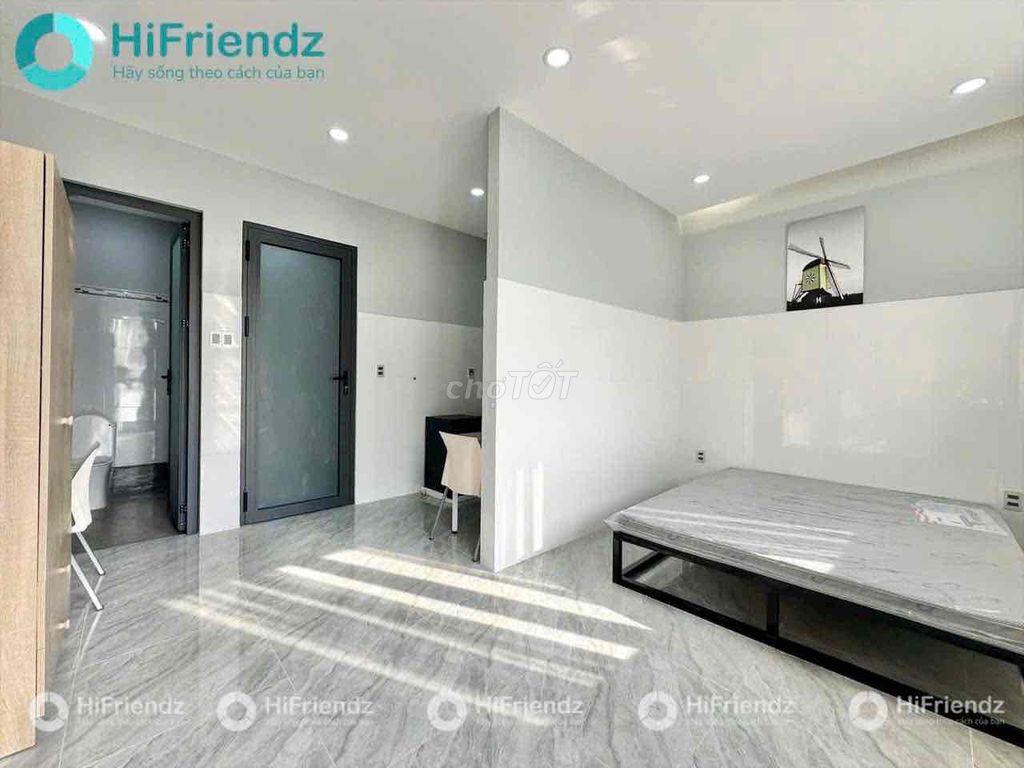 Hire the kitchen studio. A clear balcony in front of aeon mall tp.