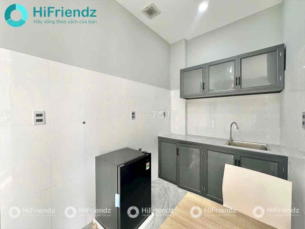 Hire the kitchen studio. A clear balcony in front of aeon mall tp.