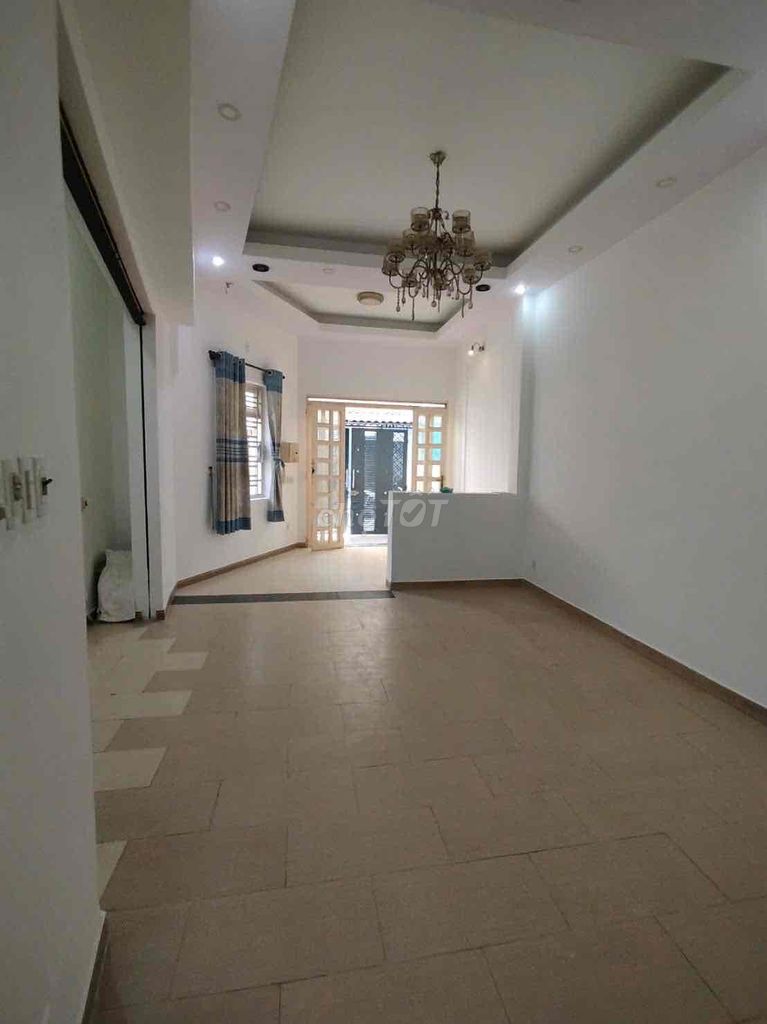 9.5 million – 5 x17 M - 1 floor - 3 bedroom - 3 story - kalq1