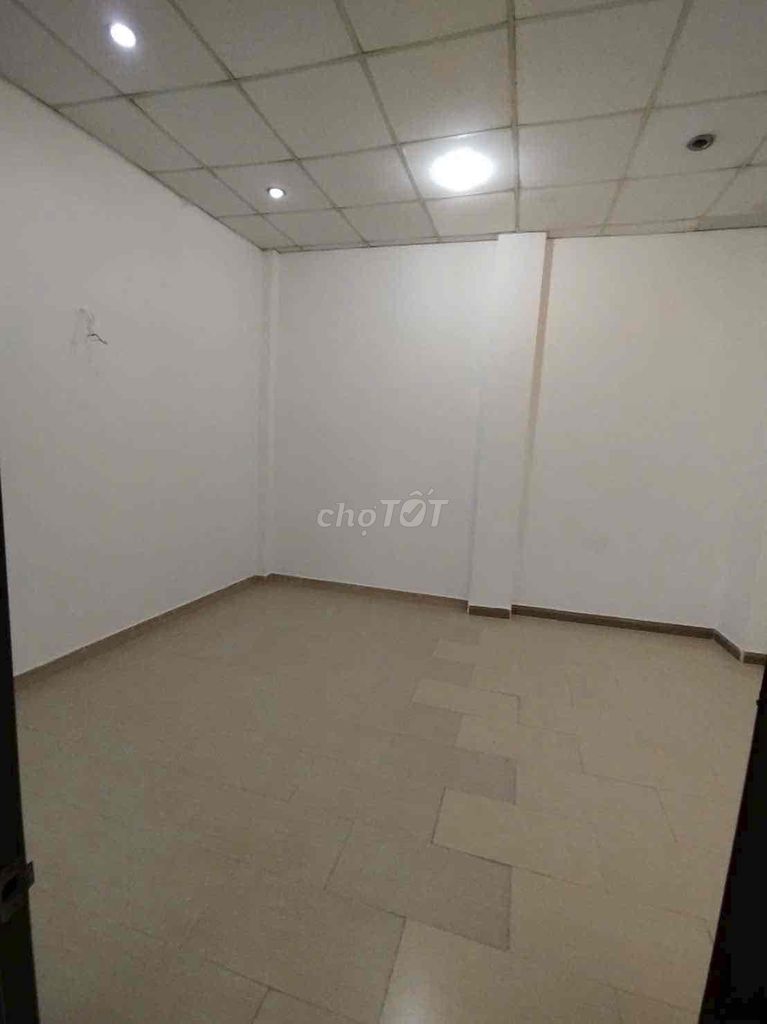 9.5 million – 5 x17 M - 1 floor - 3 bedroom - 3 story - kalq1