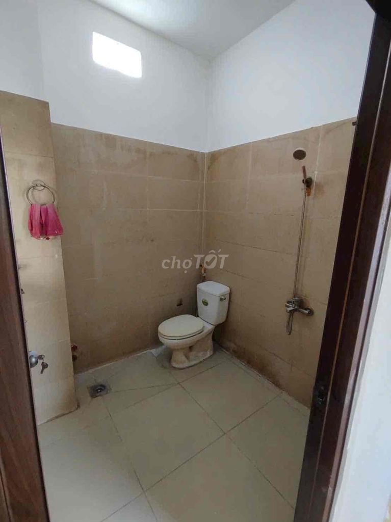 9.5 million – 5 x17 M - 1 floor - 3 bedroom - 3 story - kalq1