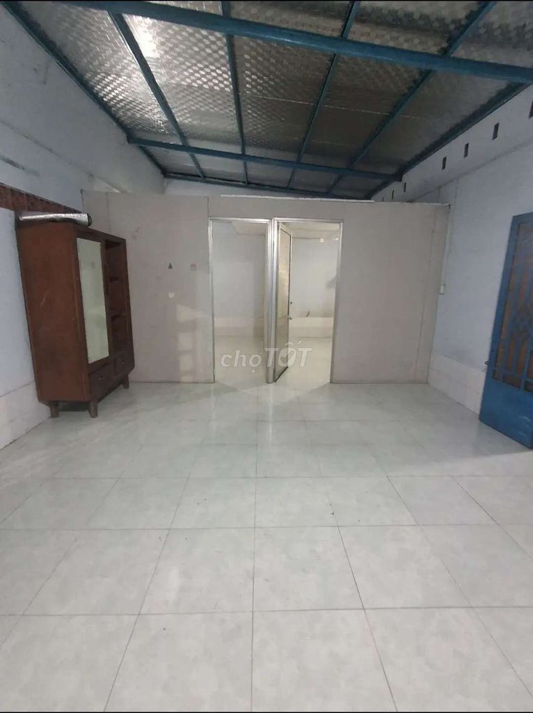 Renting the original house-- Quốc lộ 1 A, P. Thới An.