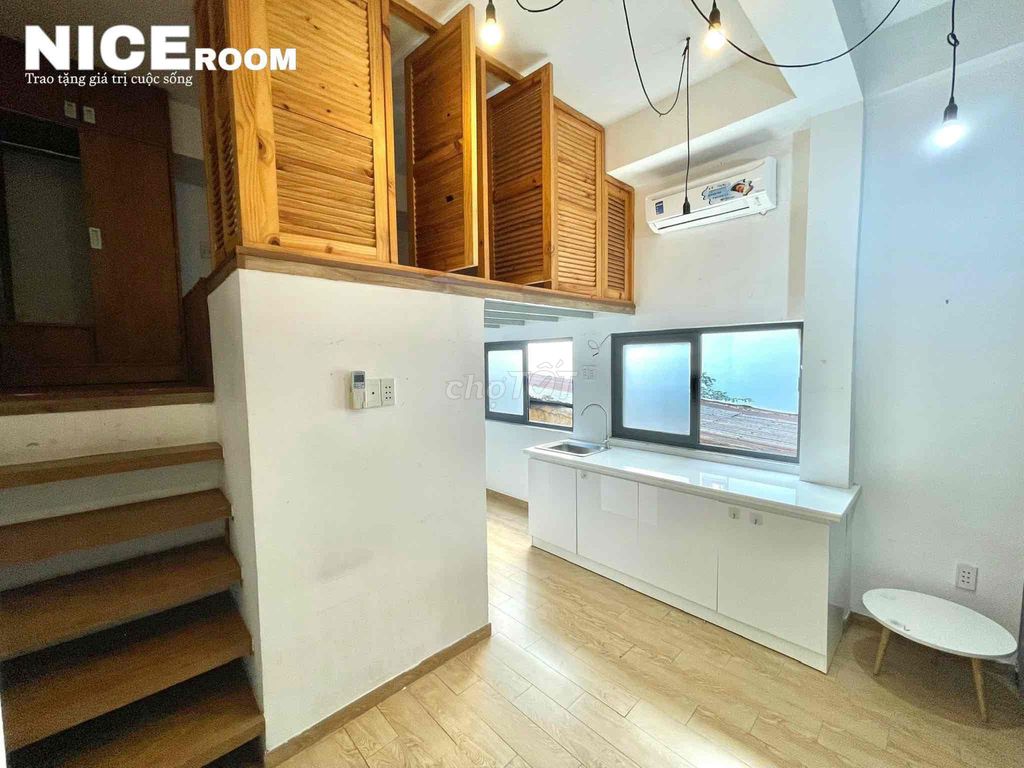 We'll rent a room right at the corner of the blue line.