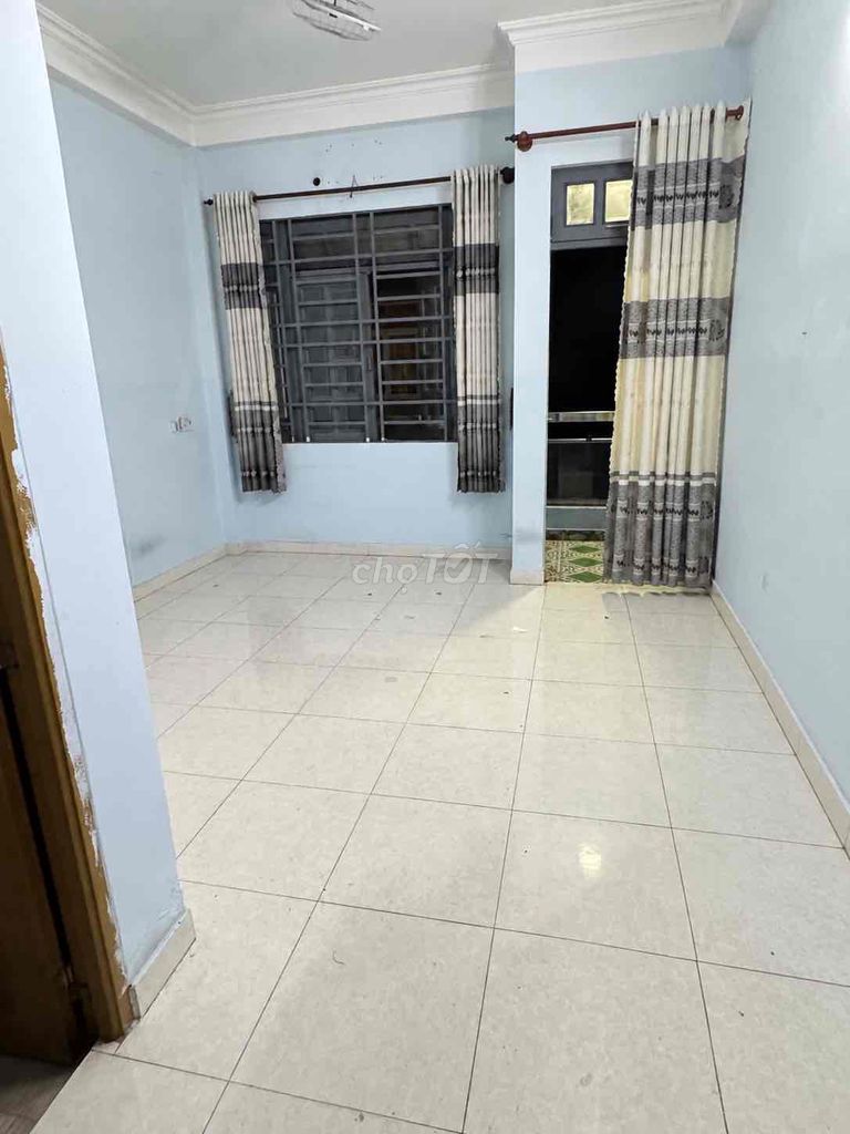 Rent the entire floor 1-1 living room plus 1 balcony bedroom - 1 toilet