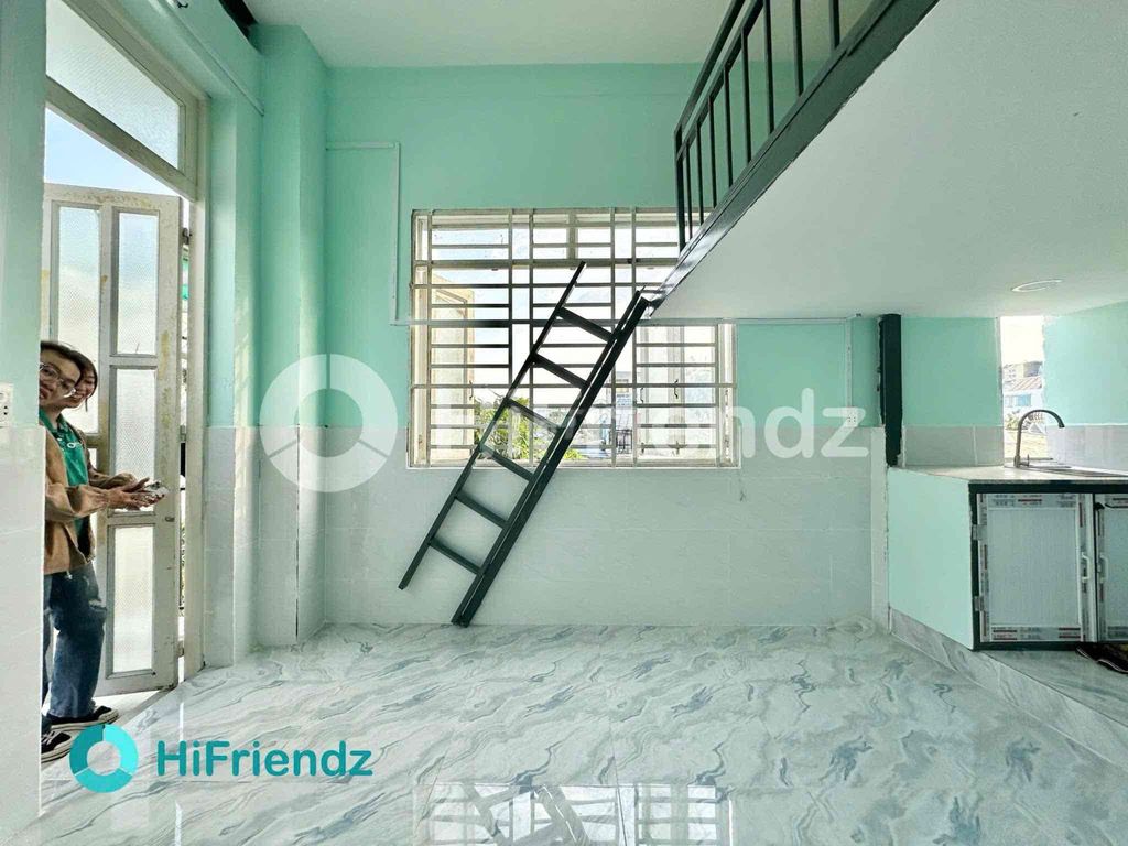 room near vhu - full interior - near the shower, vhu