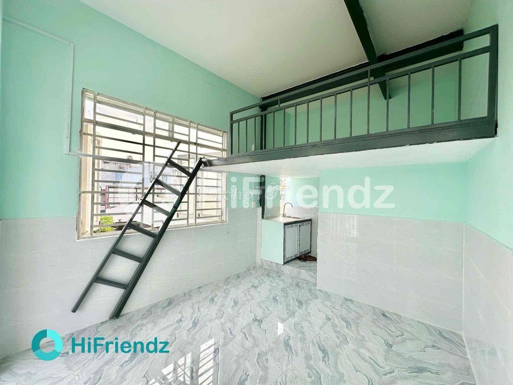 room near vhu - full interior - near the shower, vhu