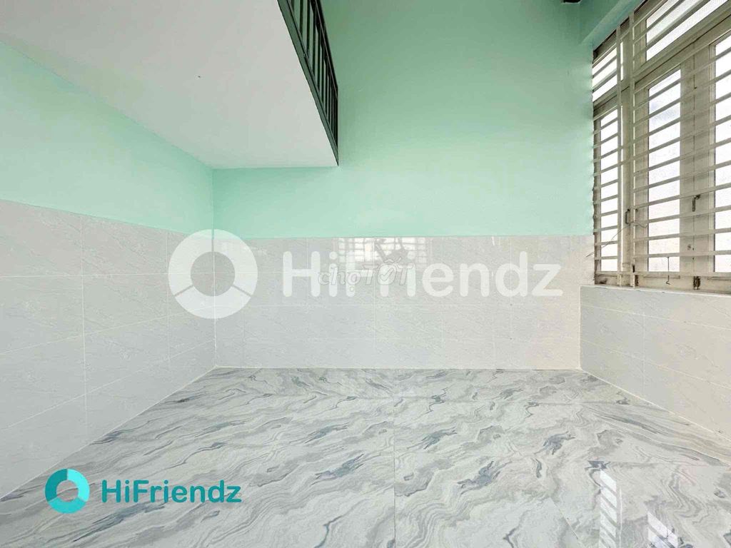 room near vhu - full interior - near the shower, vhu