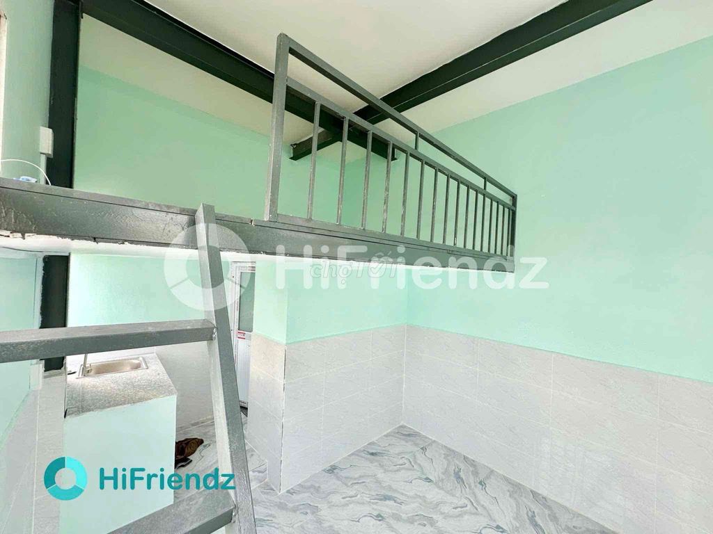 room near vhu - full interior - near the shower, vhu