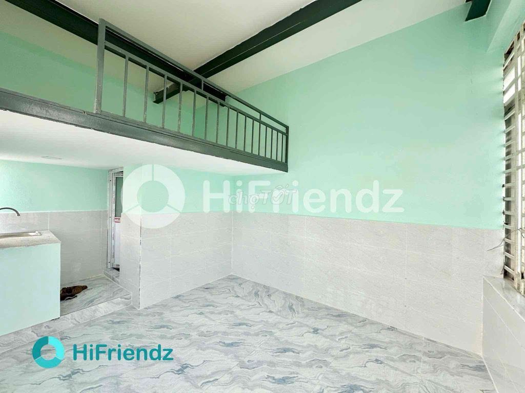 room near vhu - full interior - near the shower, vhu