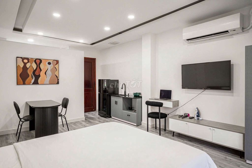 The full interior of the 7 good building near E Town, K300