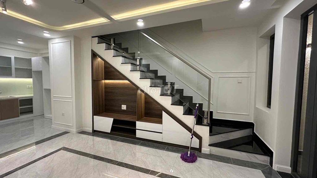 Renting the entire 1113 Huỳnh Tấn Phát alley 7 80 meters 2-12 million a month.