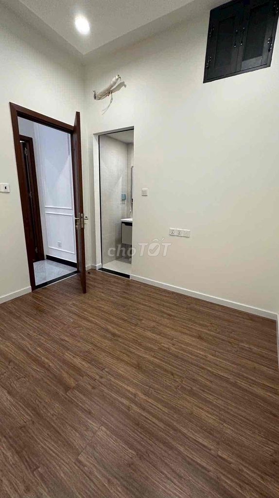 Renting the entire 1113 Huỳnh Tấn Phát alley 7 80 meters 2-12 million a month.