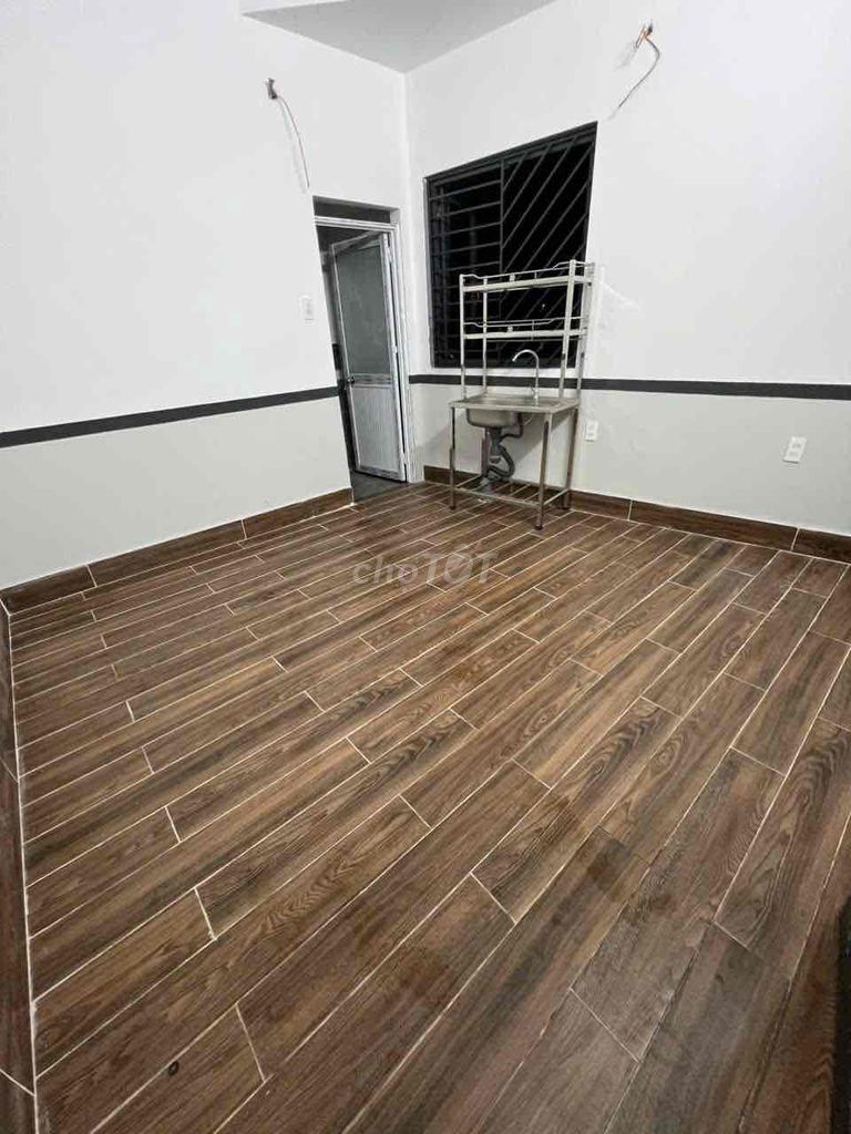 The service apartment / room Tx32 delivers 25, right on Thạnh Xuân, from 2.1-50 million.