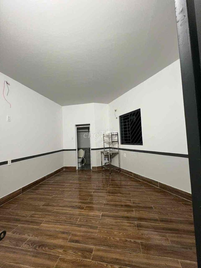 The service apartment / room Tx32 delivers 25, right on Thạnh Xuân, from 2.1-50 million.
