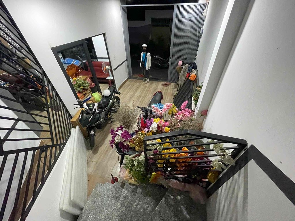 The service apartment / room Tx32 delivers 25, right on Thạnh Xuân, from 2.1-50 million.