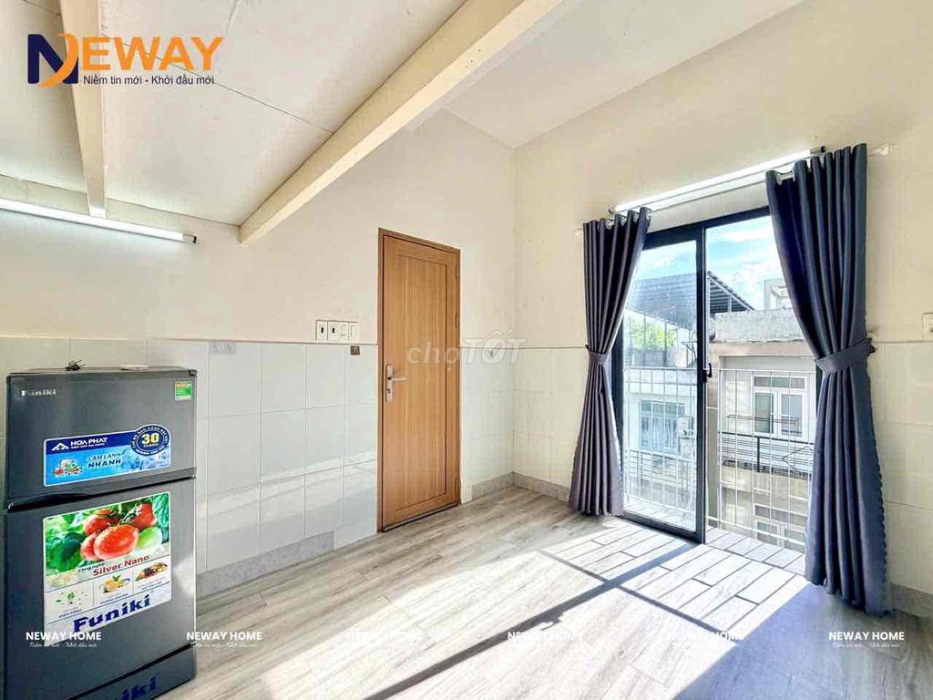 Airlocks Room - New Xiang Tang cool balcony, Funky