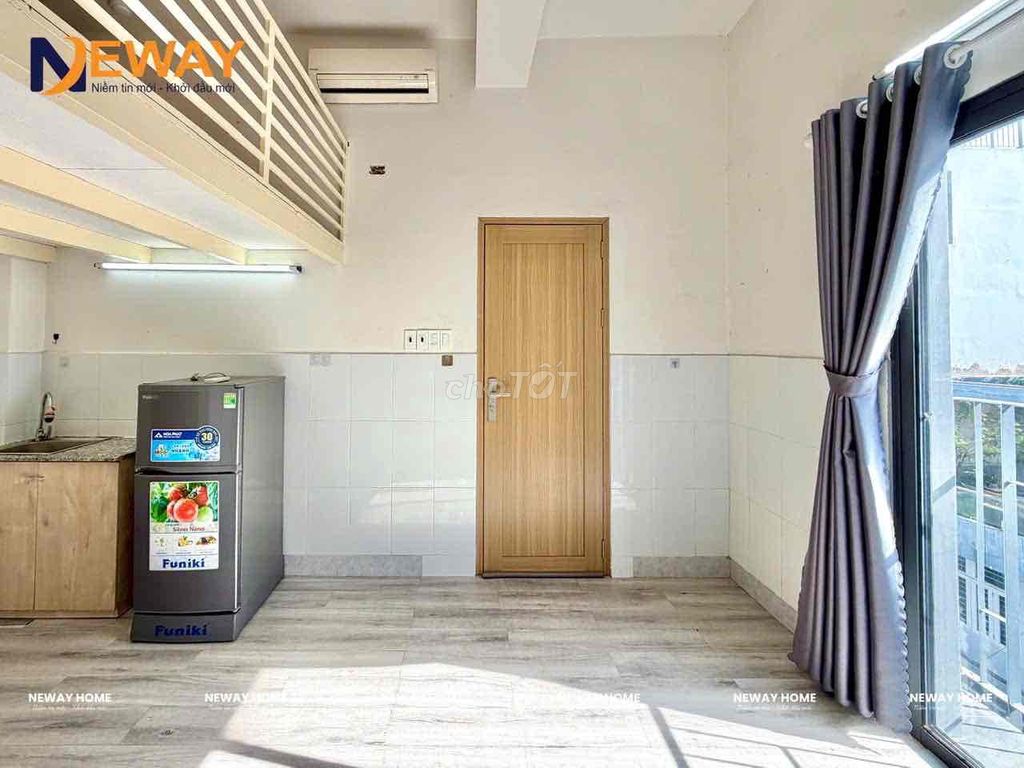 Airlocks Room - New Xiang Tang cool balcony, Funky